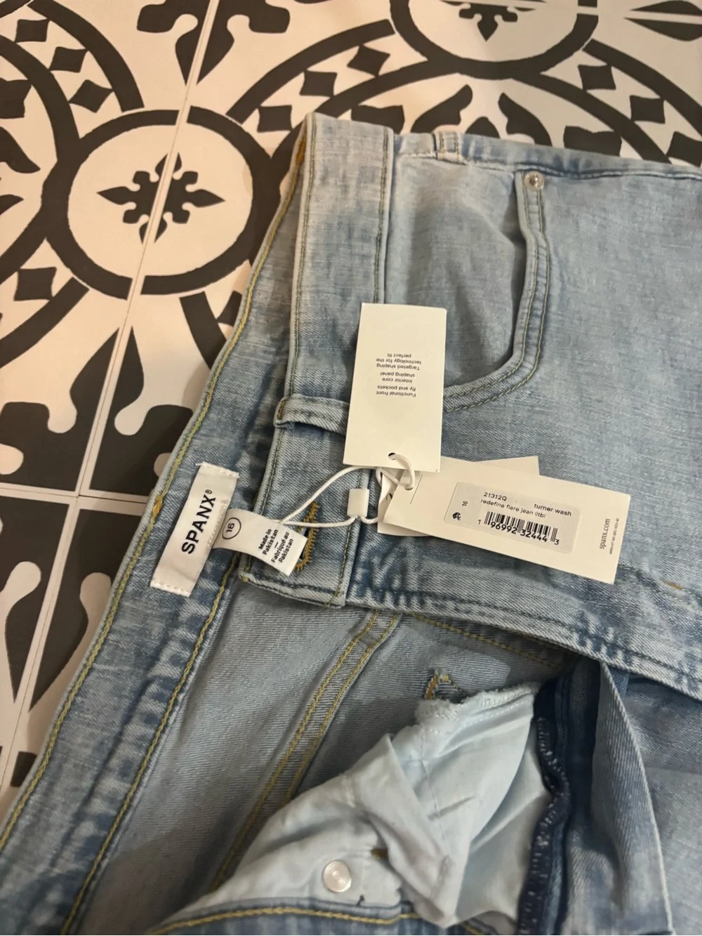 SPANX Light Wash High-Rise Women’s Jeans